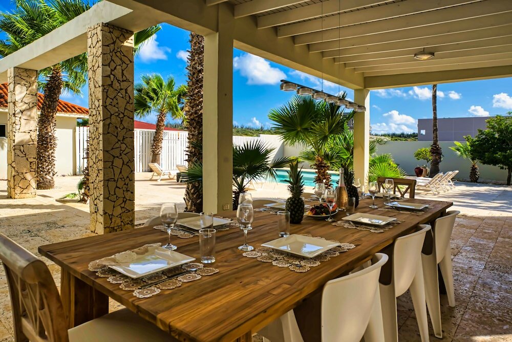 Фото Direct Ocean Front Villa With Private Pool + View! Boca Catalina Malmok!
