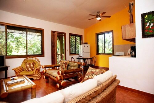 Гостиница Eco-condo Serviced Apartments in Quepos w Pool Wildlife Visits