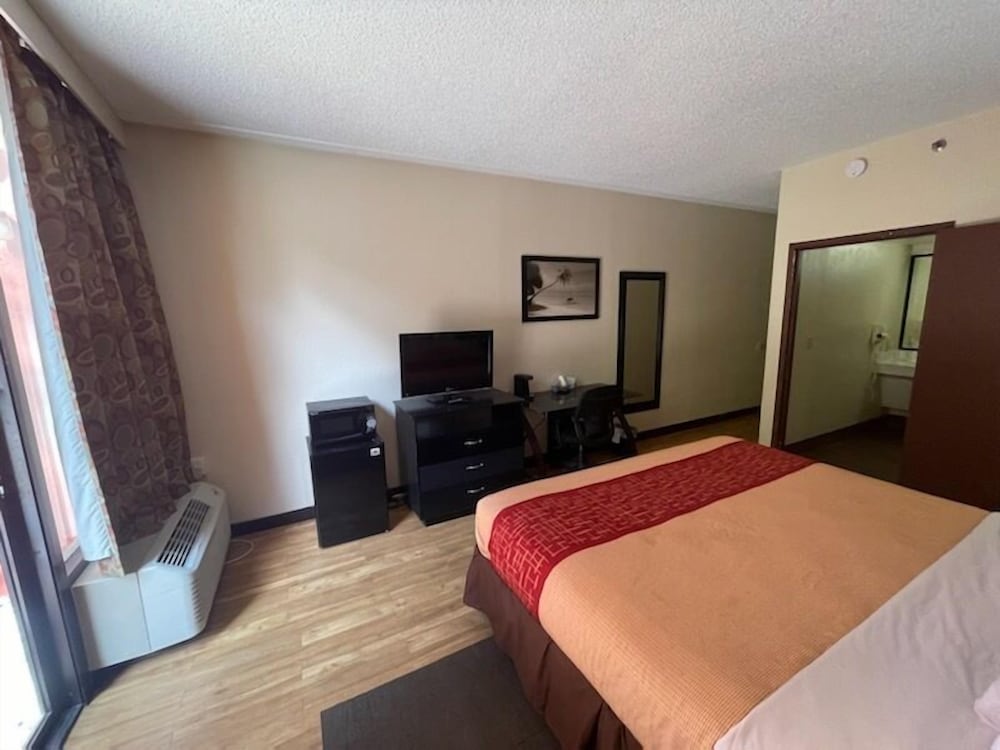 Фото Tropical Palms Hotel