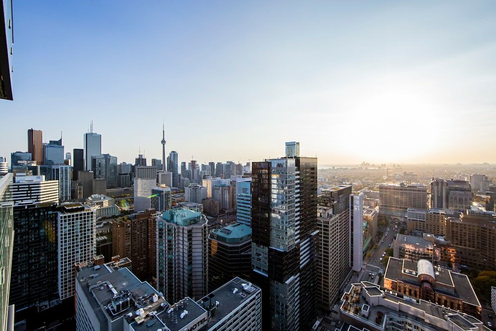 Фото Canada Suites - 832 Bay St