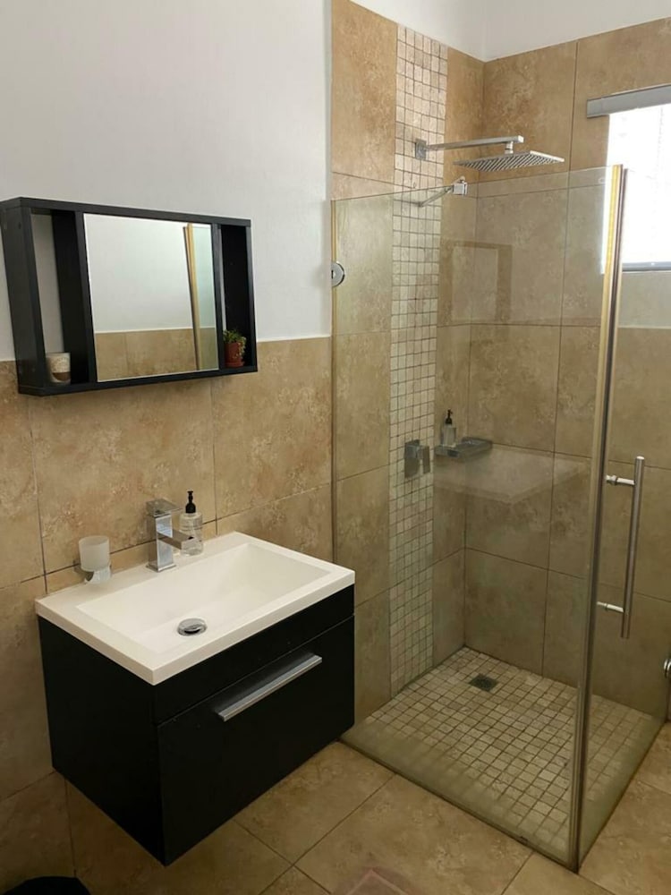 Фото Burley House - Guest House