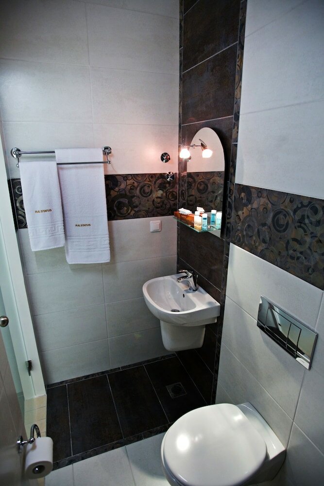 Фото Rg Status Hotel