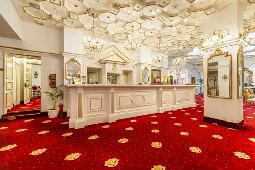 Гостиница Hotel Imparatul Romanilor в Сибиу