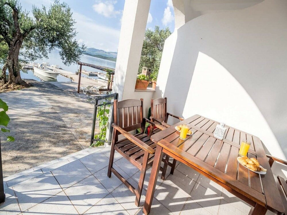 Фото Apartments Vlahušić