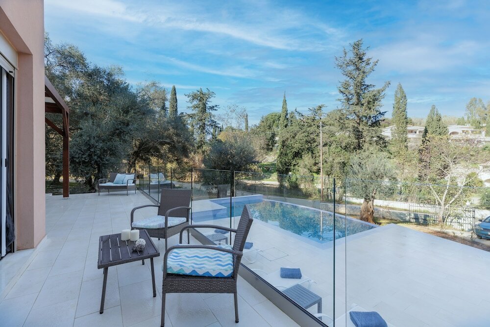 Фото Villa Breeze & Villa Coco by Konnect Avlaki Beach