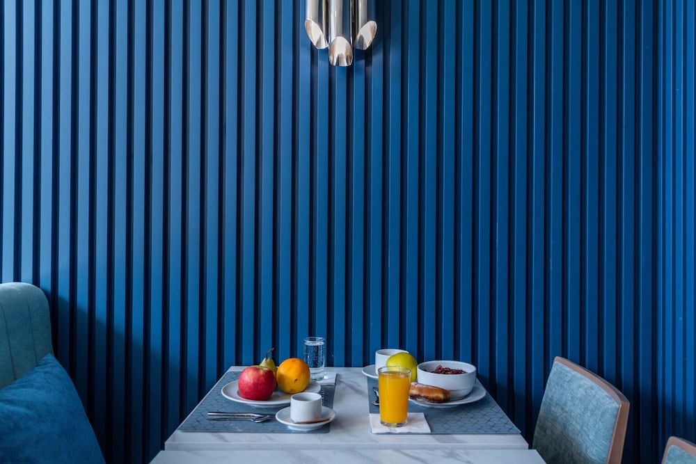 Фото Zurin Charm Hotel