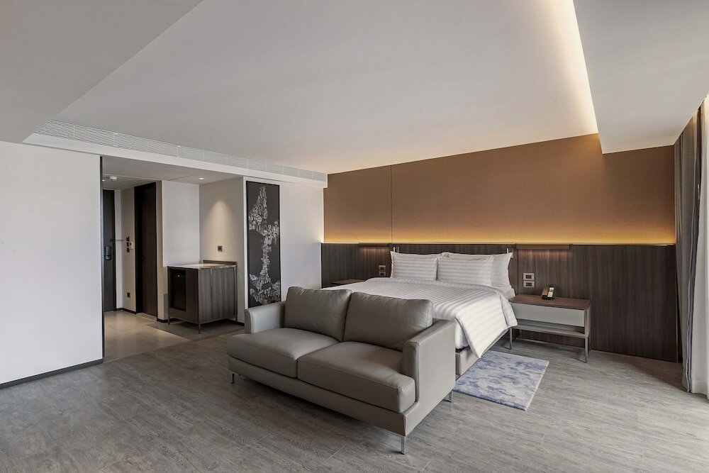 Фото Gardina Asoke Hotel & Residence