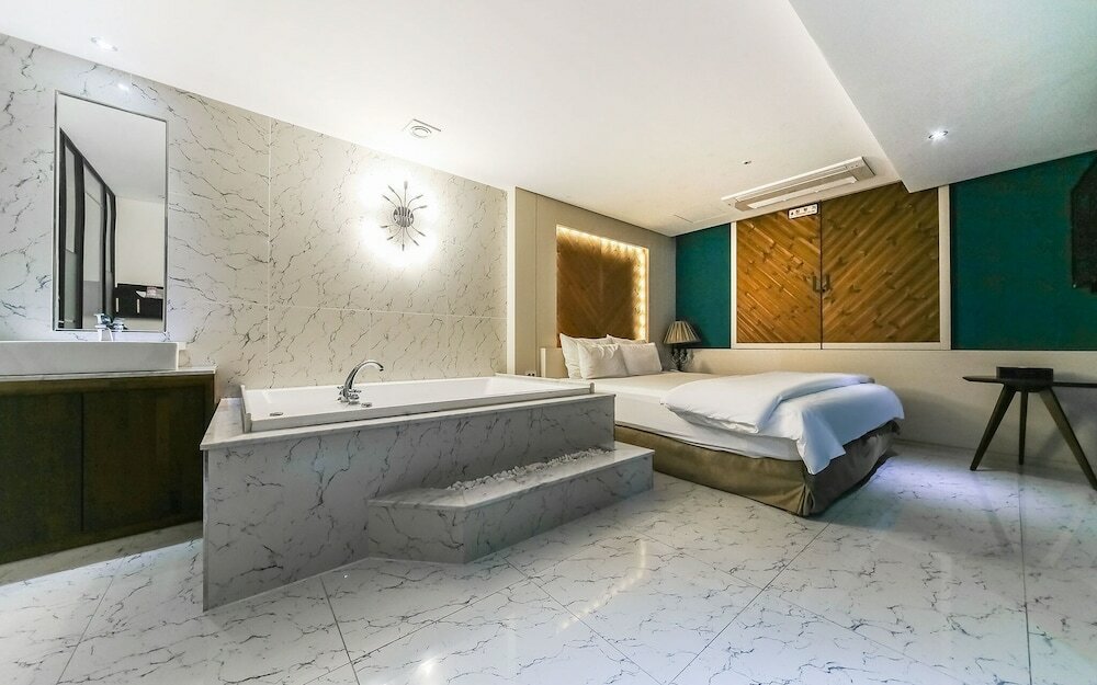 Фото Changwon Sangnam-dong U