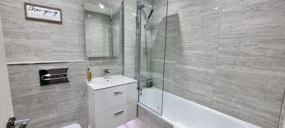 Фото Crown Place 2 & 3 Bedroom Luxury Apts