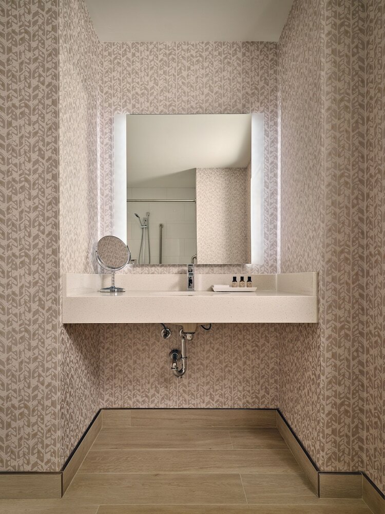 Фото Great Blue Heron Hotel