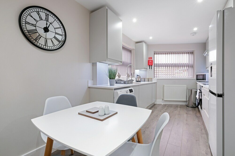 Фото Crown Place 2 & 3 Bedroom Luxury Apts