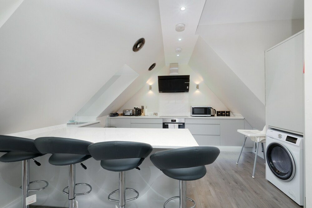 Фото Crown Place 2 & 3 Bedroom Luxury Apts