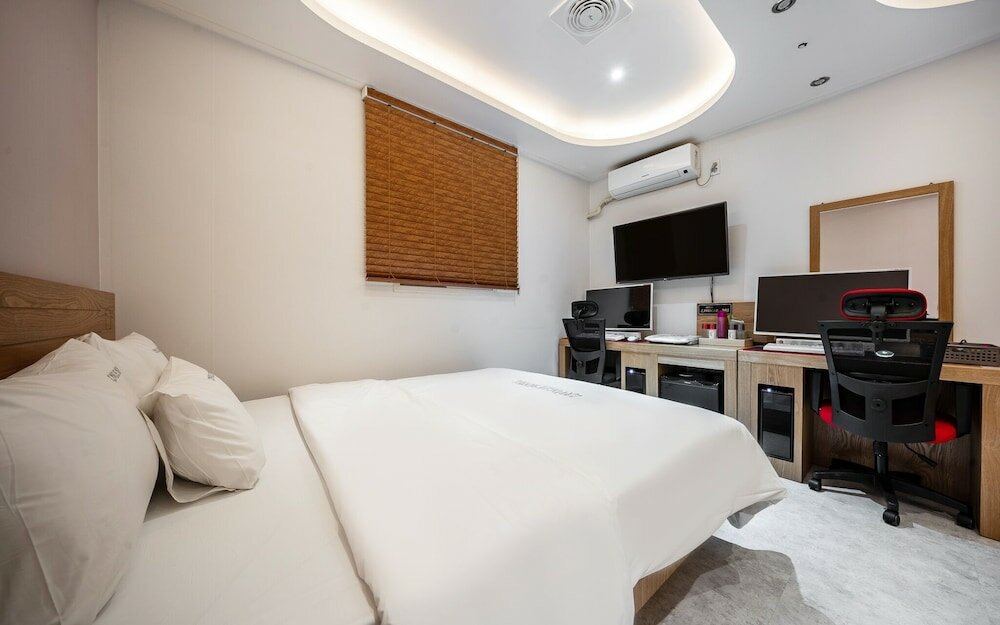 Фото Suwon Station Zavolle