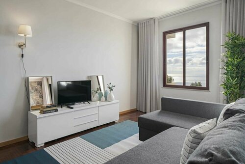 Гостиница Bright Apartment With Pool, Garajau IV