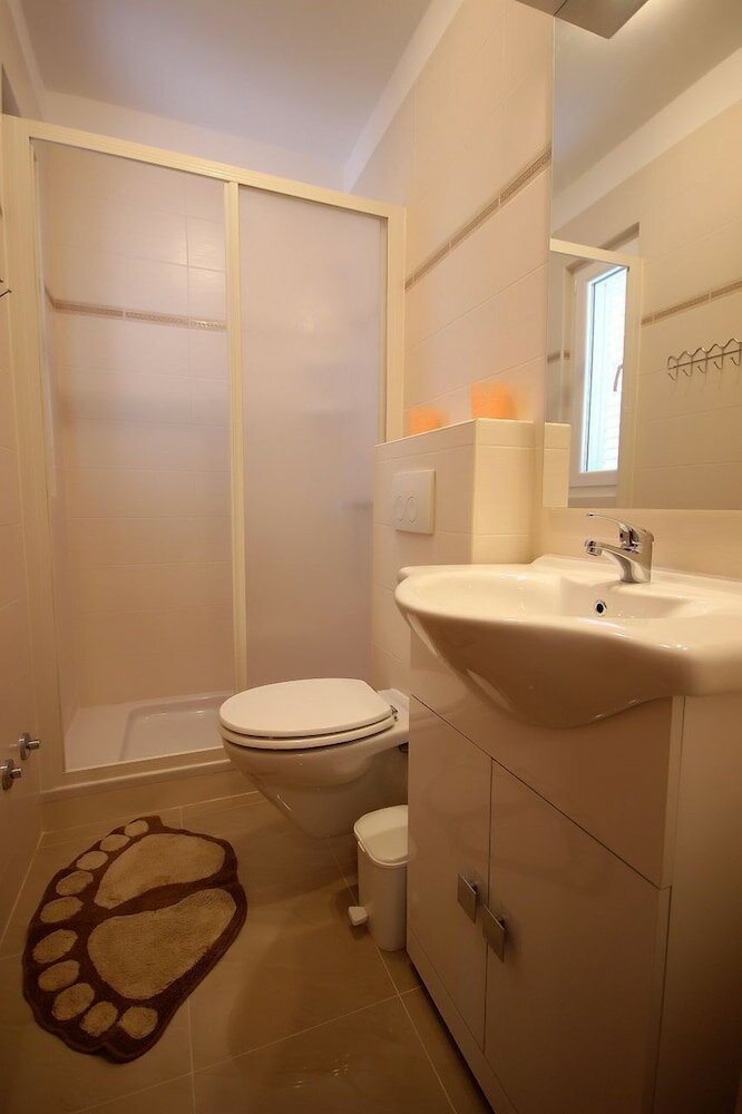 Фото Dino - Apartments With hot tub - A4