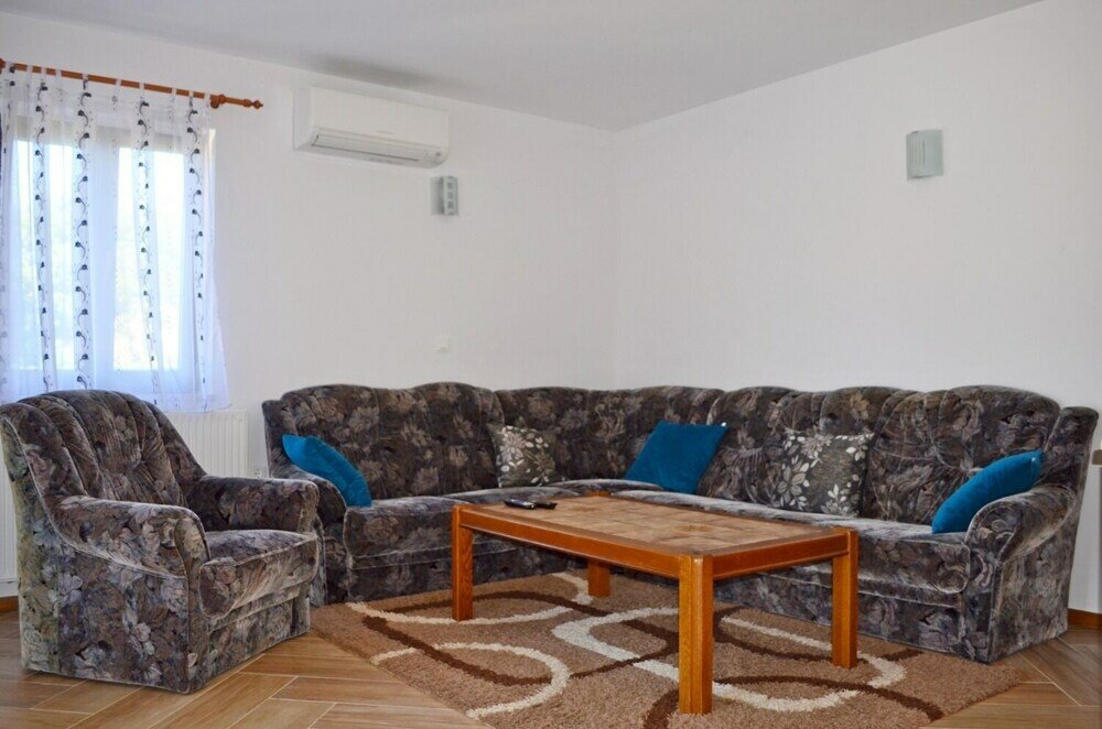 Фото Mary - With Pool - H