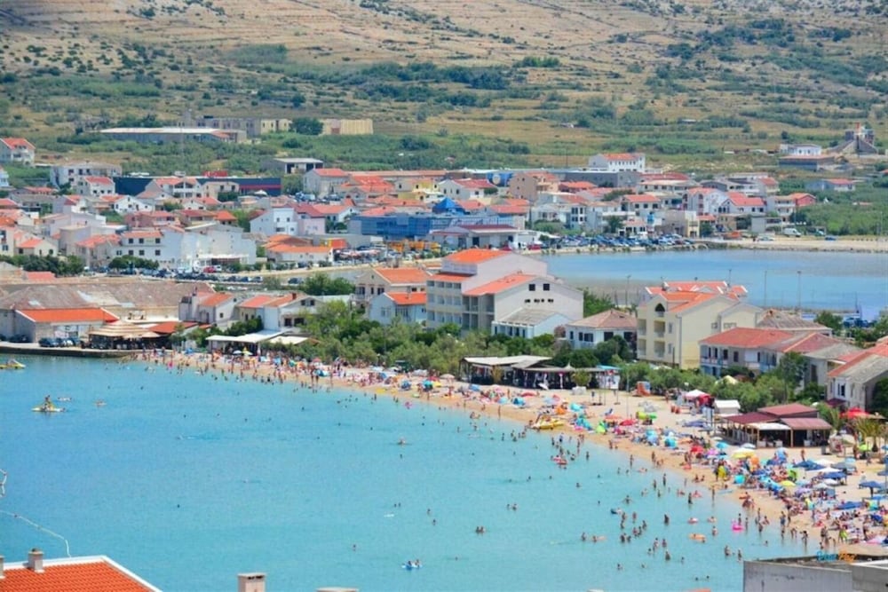 Фото Mate - Free Parking - A4