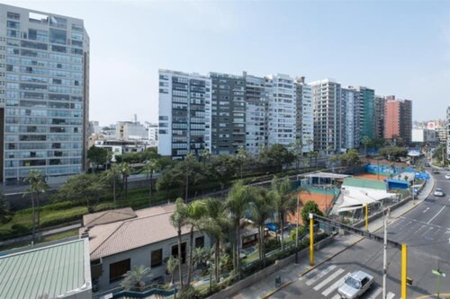 Гостиница Charming Spacious Apt w City Ocean Views