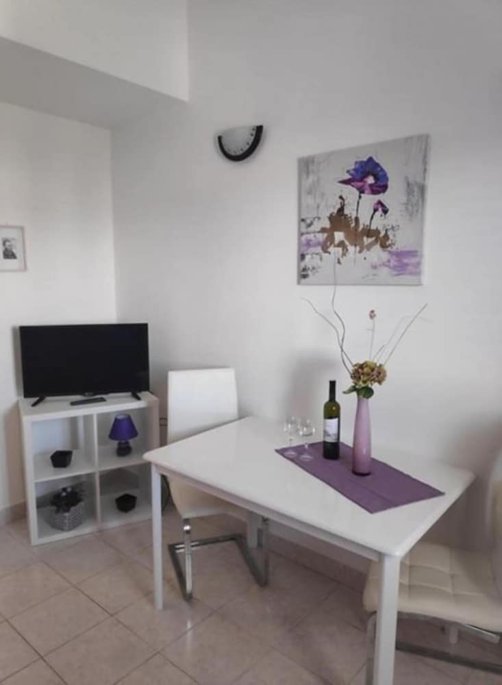 Фото Jadranka - Free Parking and Grill - A1-purple