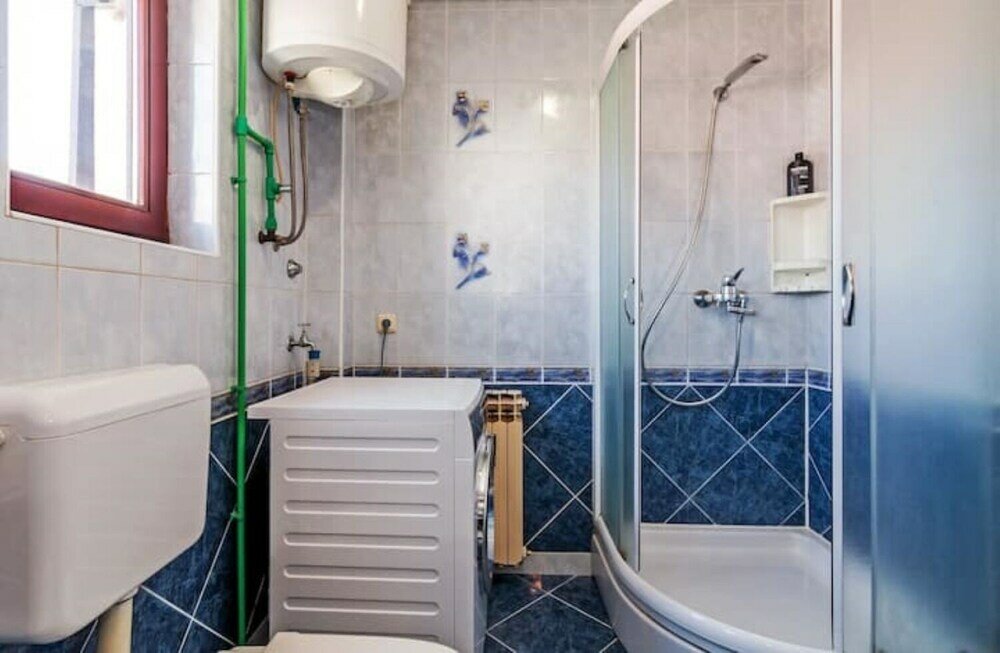 Фото Brane - Free Parking - A4 Rada