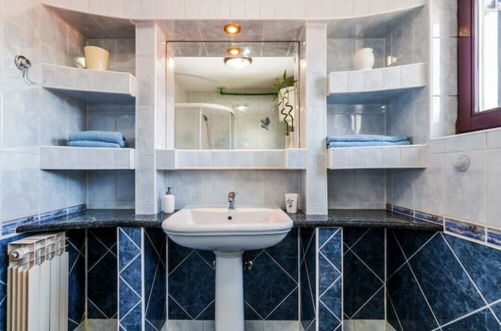 Фото Brane - Free Parking - A4 Rada