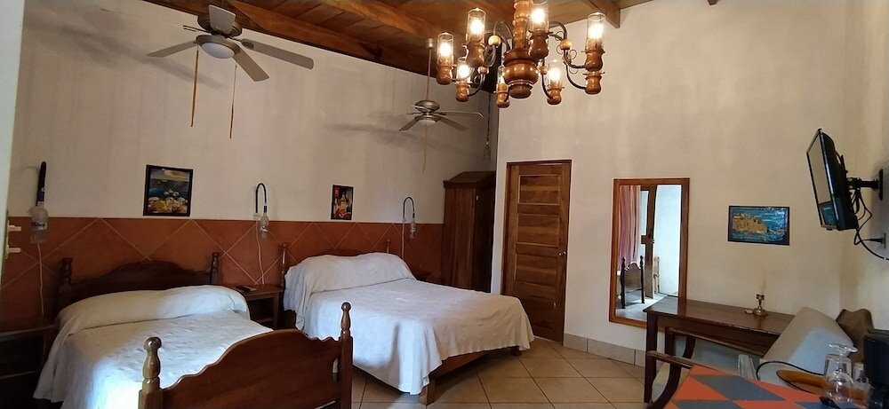 Фото Costa Verde Inn