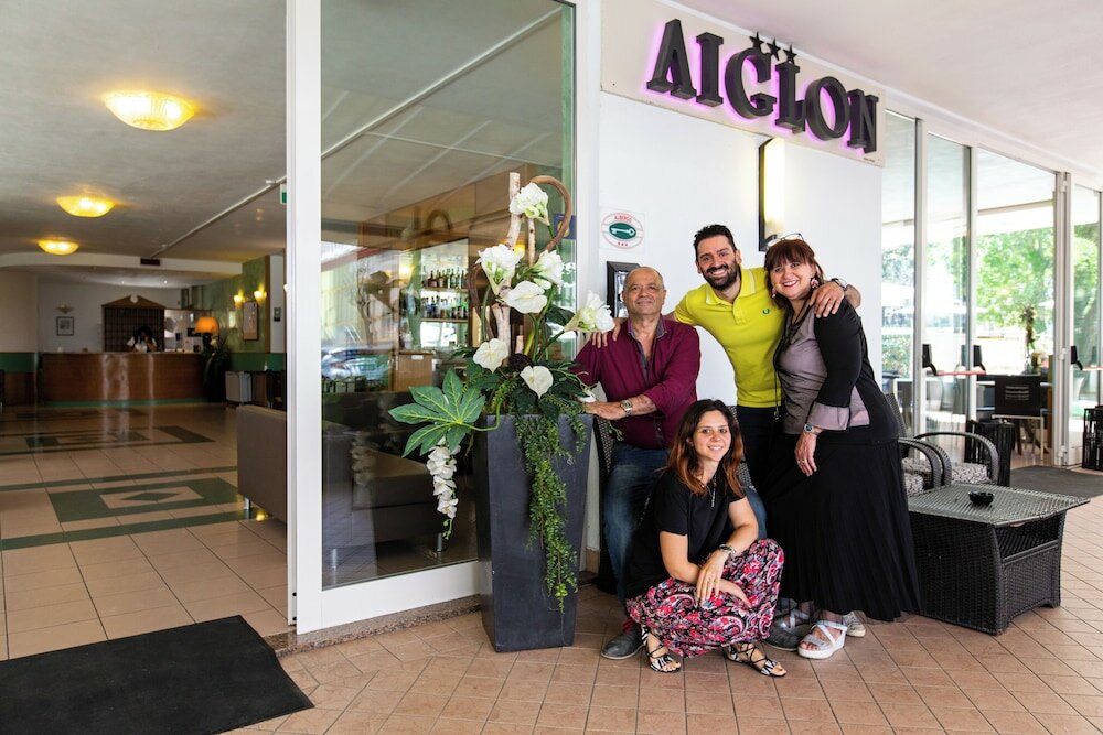 Фото Hotel Aiglon