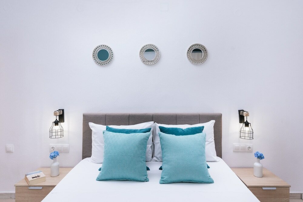 Фото Ermis Luxury Suites & Apartments