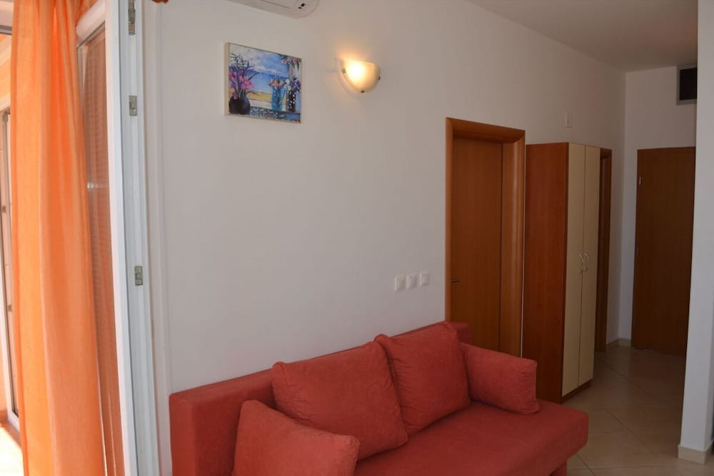 Фото Floral Apartments Pende