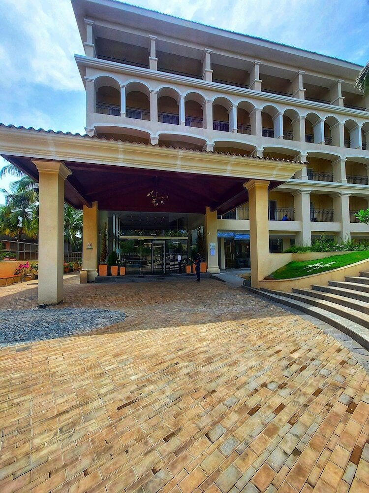 Фото Holiday Inn Goa Candolim