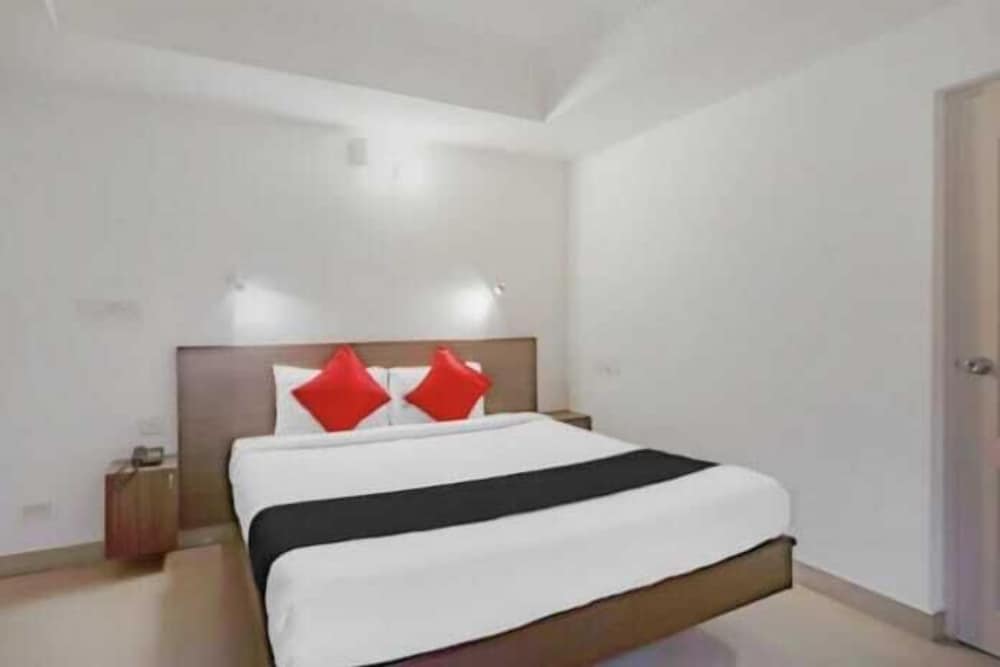 Фото Hotel Jothimani