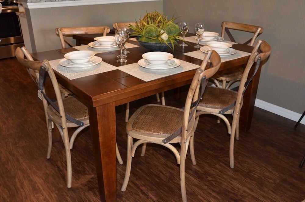 Фото Lucaya 3 Bedroom 2 Bath Townhome With Flat Screen TV