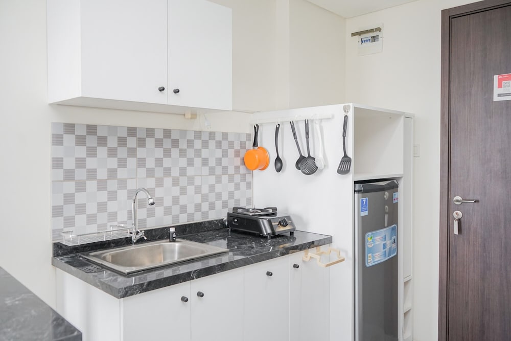 Фото Spacious And Wonderful 1Br Tamansari Bintaro Mansion Apartment