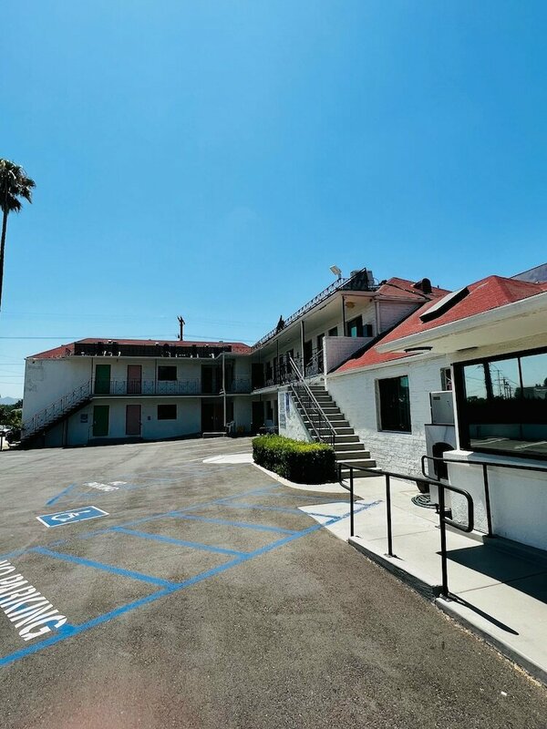 Гостиница Bell Vista Motel в Бербанке