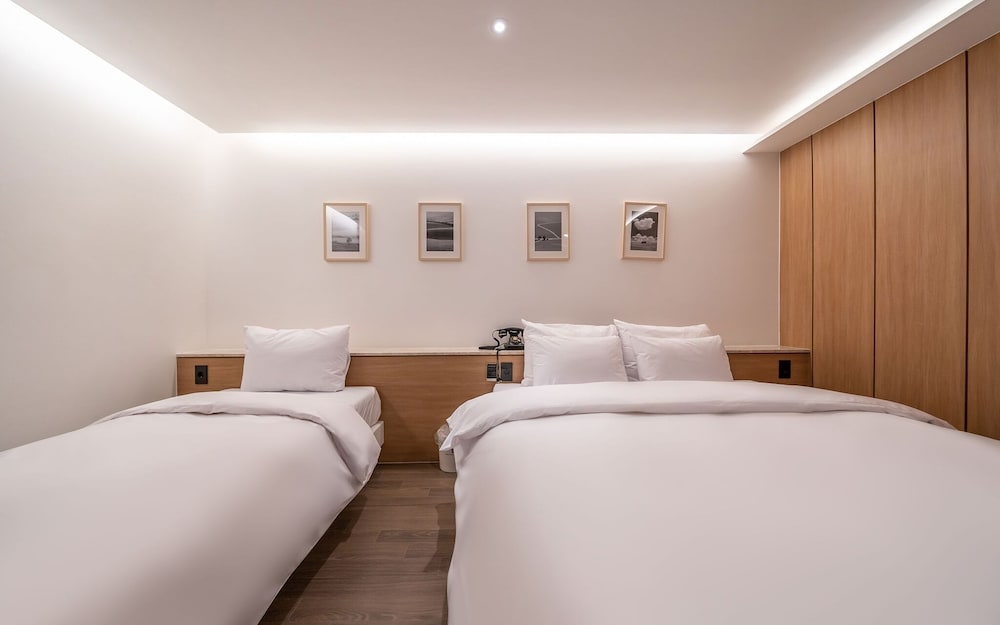 Фото Suwon Yeongtong Just Sleep Hotel