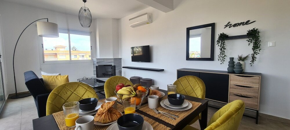 Фото Phaedrus Living: Cityview Luxury Flat Walnut Grove 304