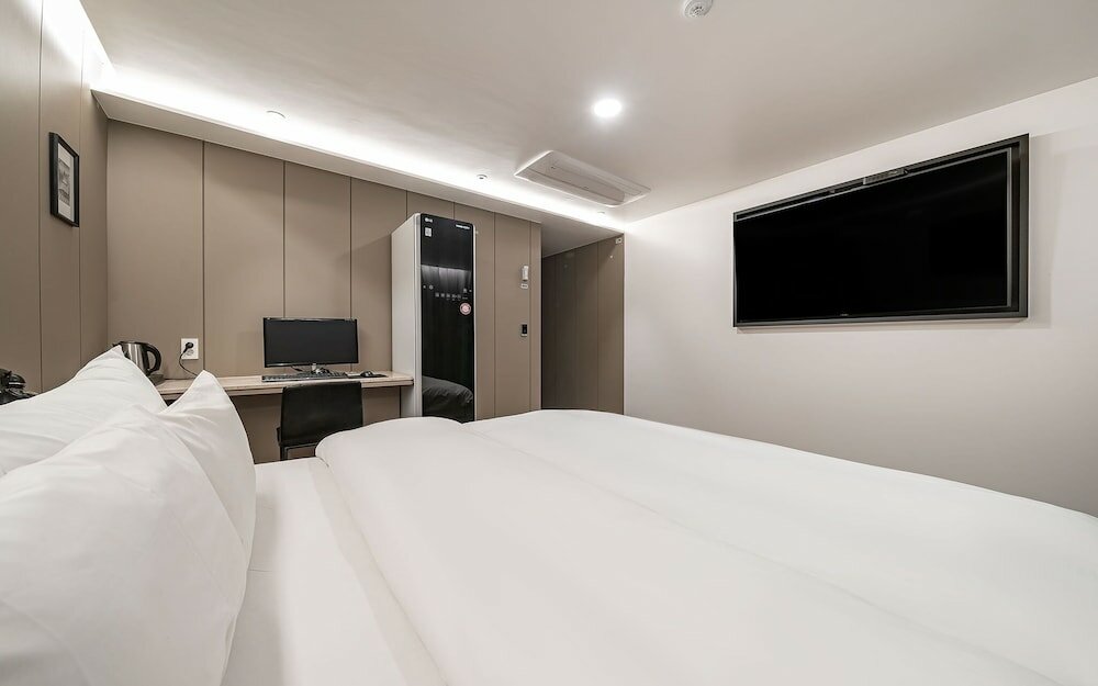 Фото Suwon Yeongtong Just Sleep Hotel