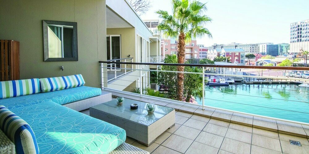 Hotel Three Bedroom Apartment - Fully Furnished and Equipped, Capetown, photo