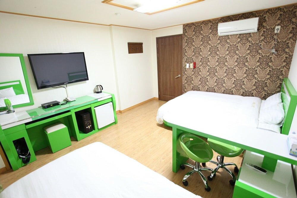 Фото Jeju Happy Hotel