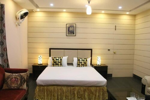 Гостиница Comfort Inn Hotel в Лахоре