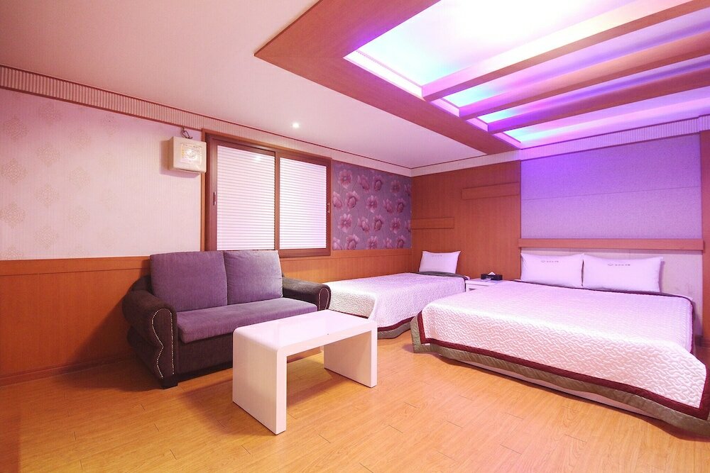 Фото Geojedo Okpo Gallery