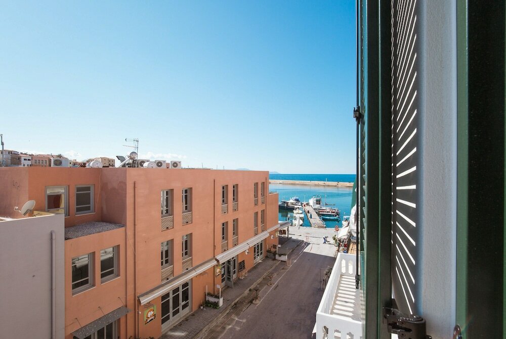 Фото House 8 - Heart of Old Town w Parking