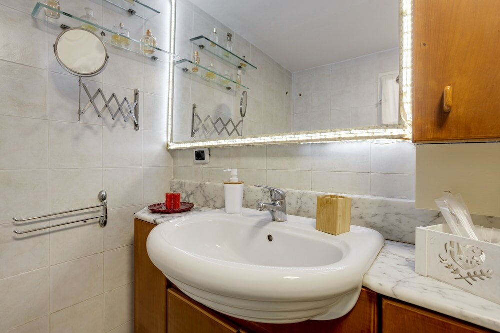 Фото Costigliola Palace Netflix&Parking Flat