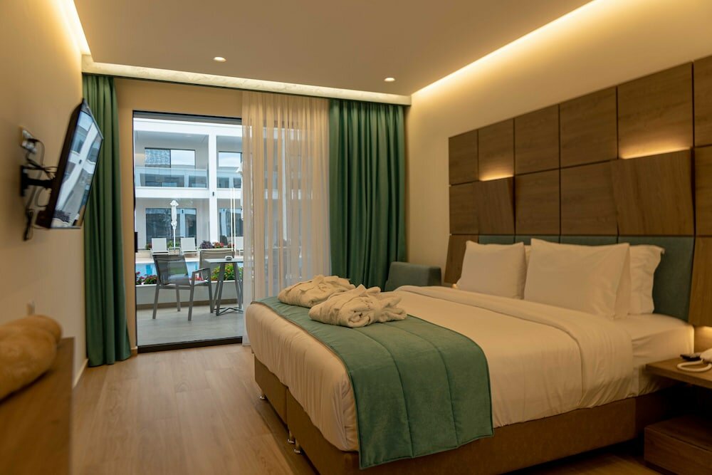 Фото Mirror Hotel