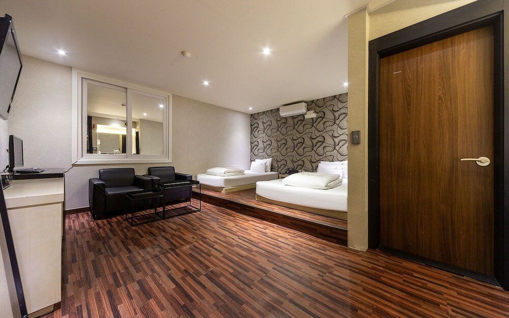 Фото Changwon Jinhae Yongwon Zeta