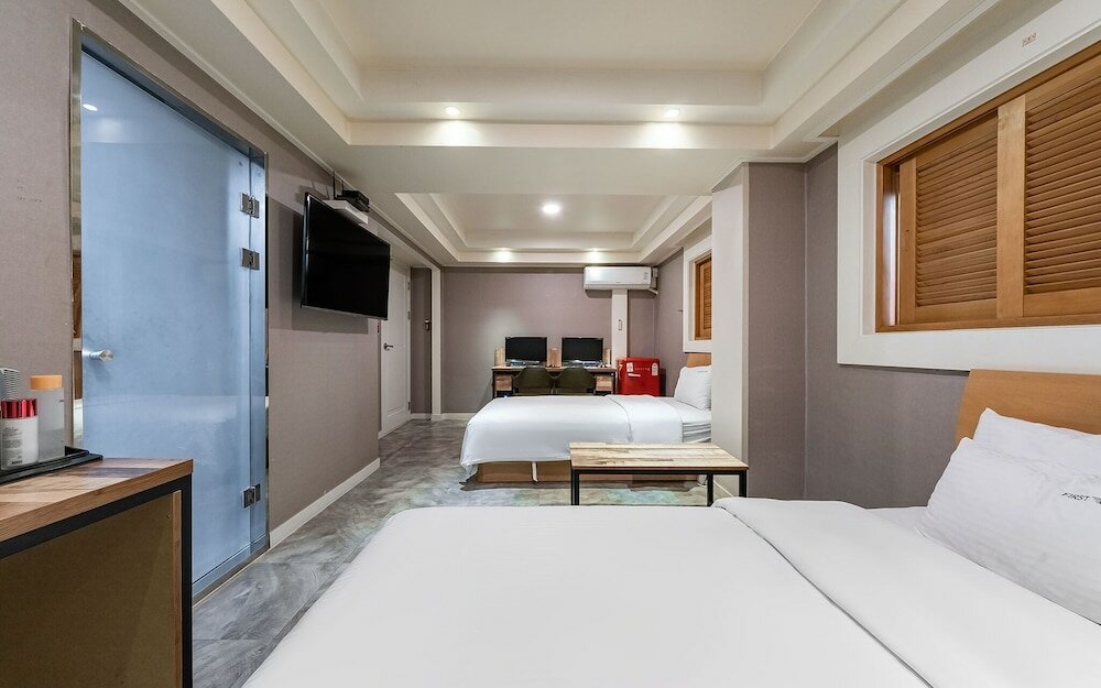 Фото Suwon First M