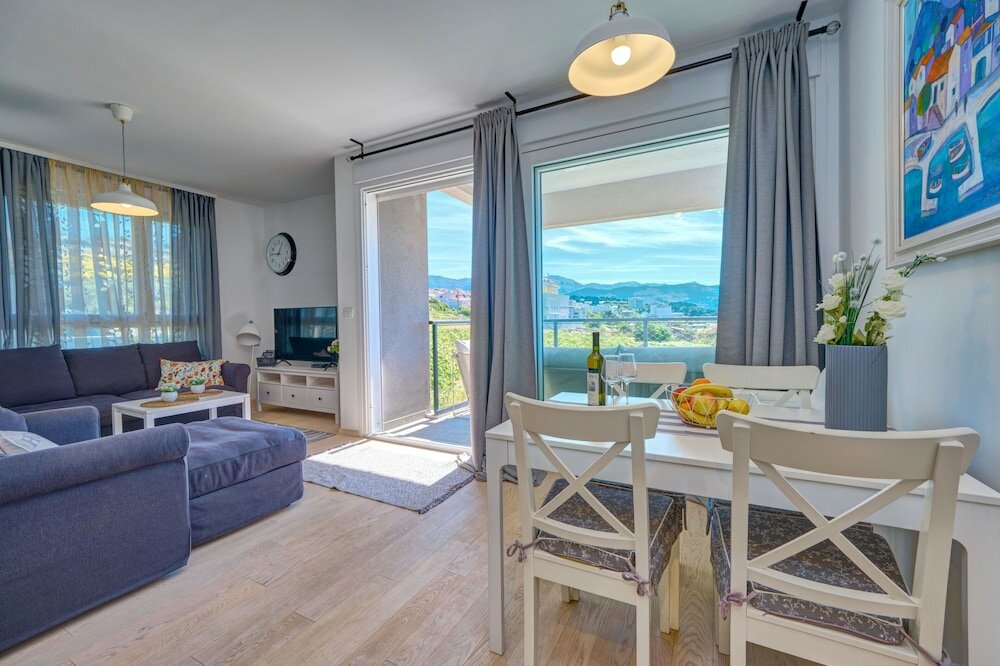 Фото Luxury Seaside Apartment