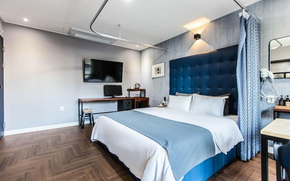 Фото Changwon Jinhae Yongwon Brown Dot Hotel