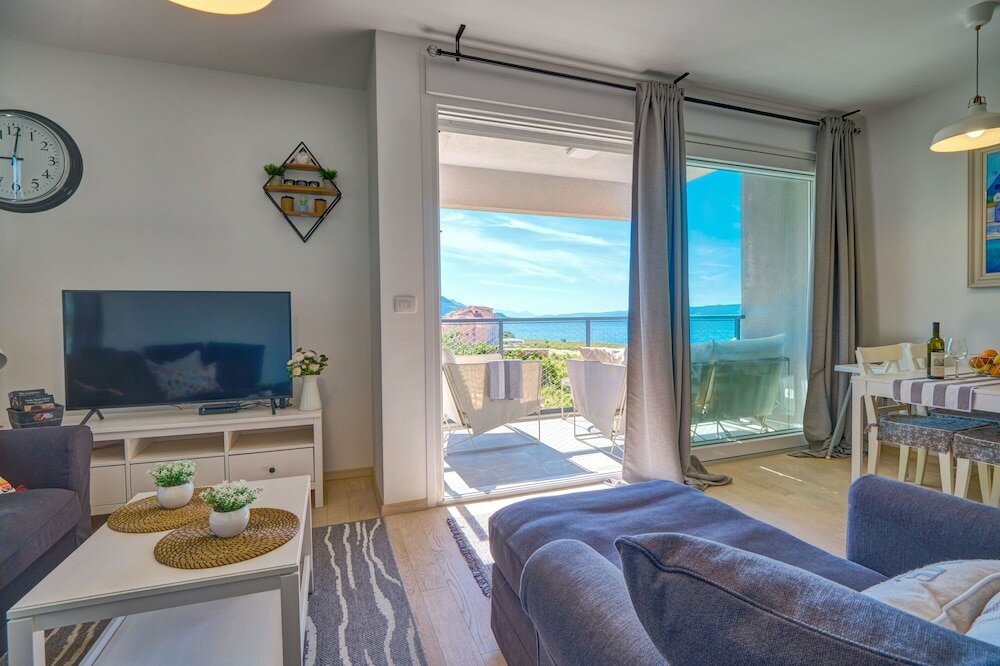 Фото Luxury Seaside Apartment