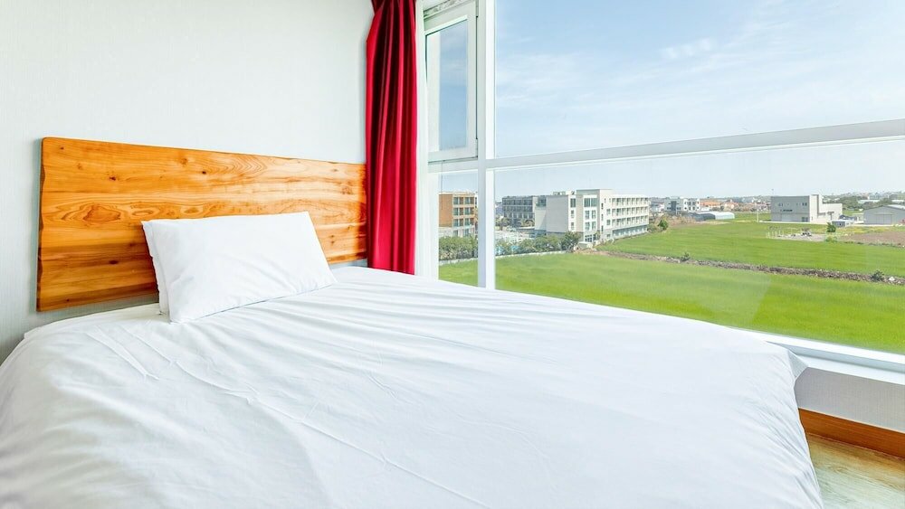 Фото Jeju Dodubong